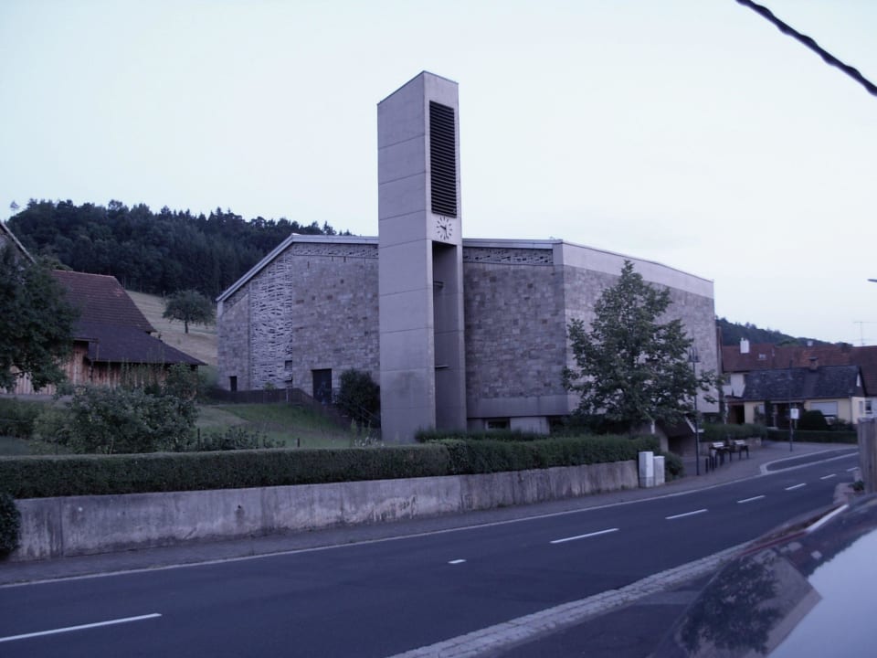 Kirche gegenüber vom Hotel (sehr laute Glocke) Landhotel Weisses Ross garni