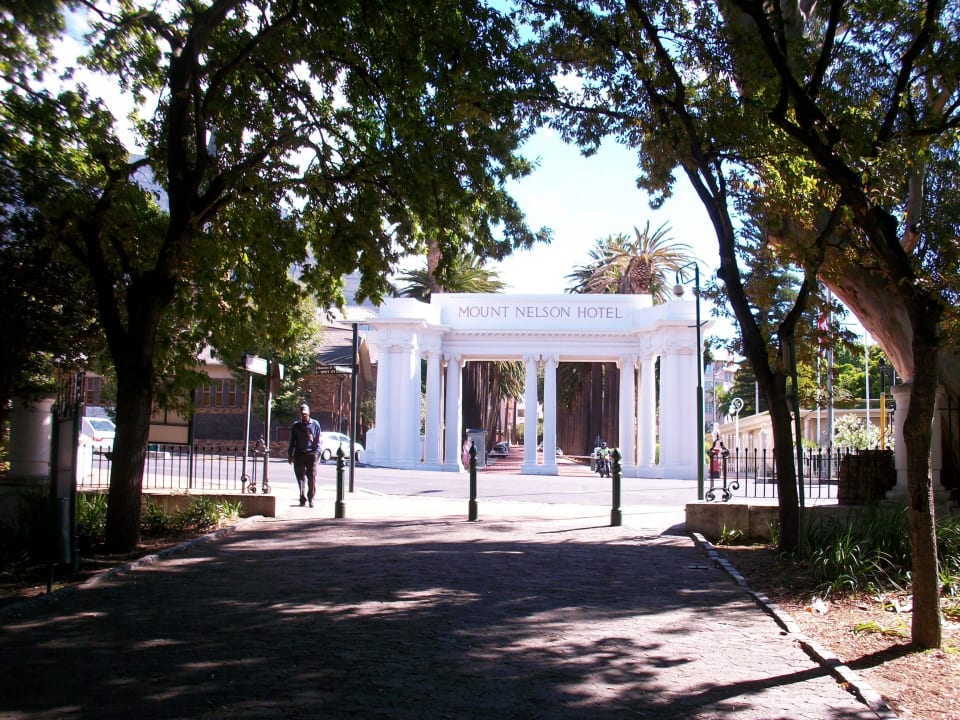 Blick aus dem Park gegenüber Mount Nelson, A Belmond Hotel, Cape Town