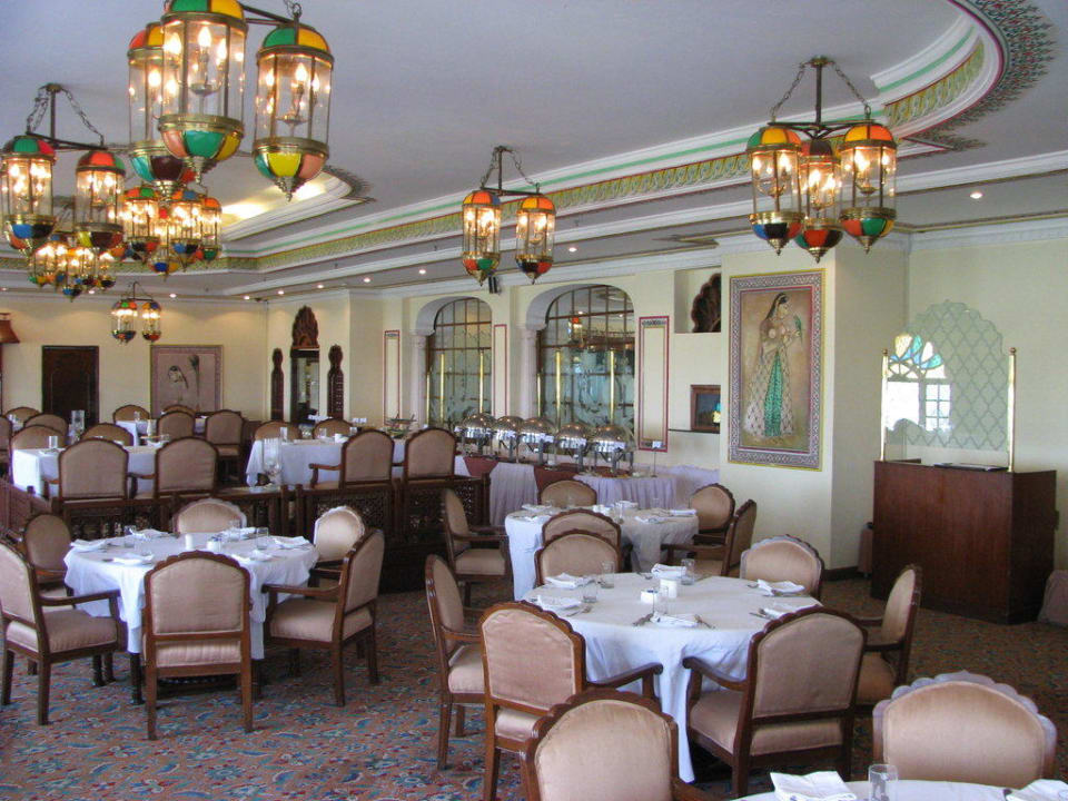 im Restaurant im Obergeschoss Hotel Clarks Amer - Jaipur