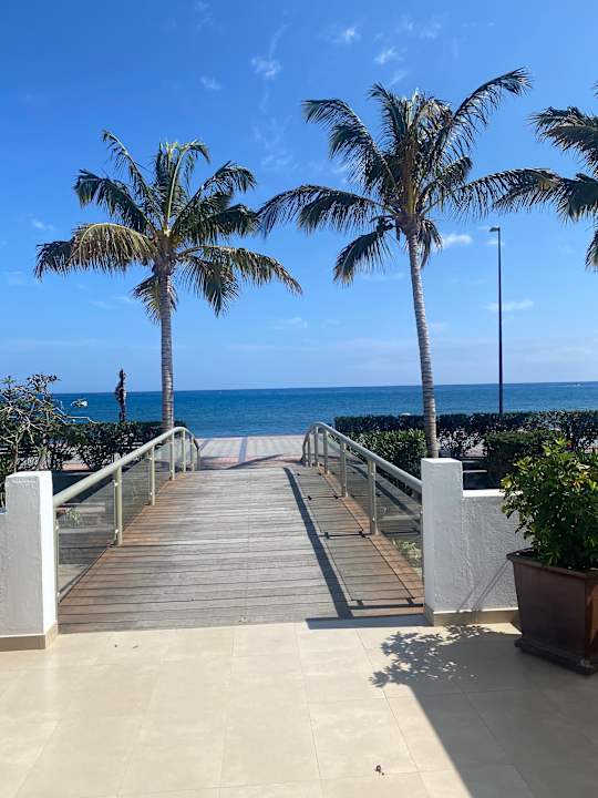 Strand R2 Romantic Fantasia Suites - Adults only