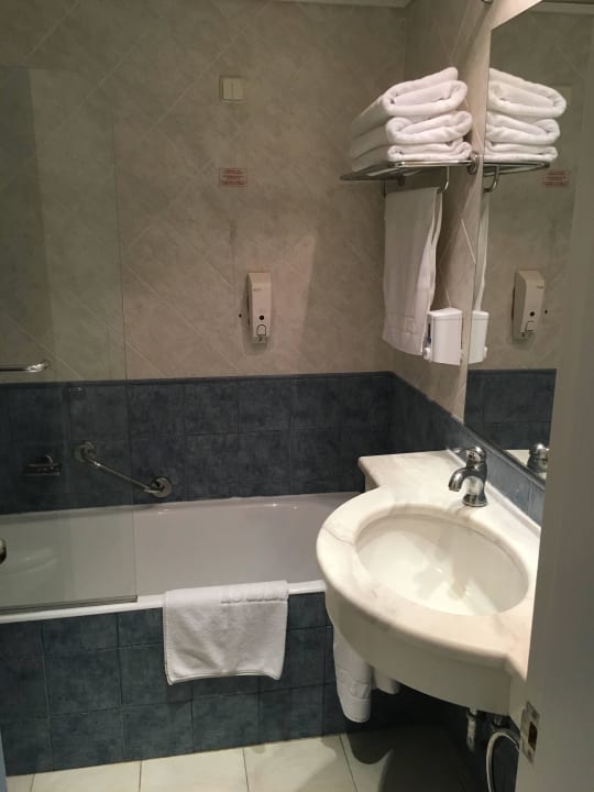 BAD Domes Aulūs Zante, Autograph Collection