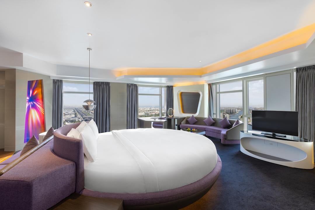 Ausblick V Hotel Dubai, Curio Collection by Hilton
