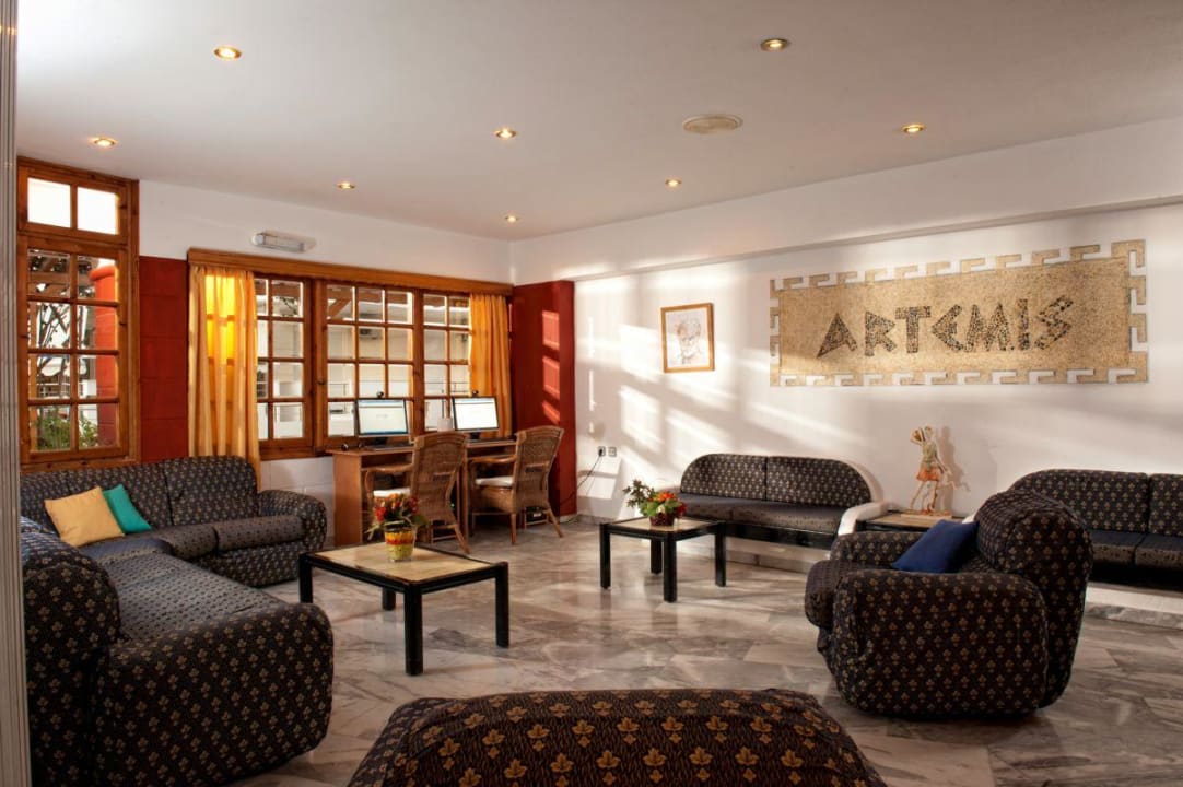 Lobby and Sitting Room Artemis Apartments