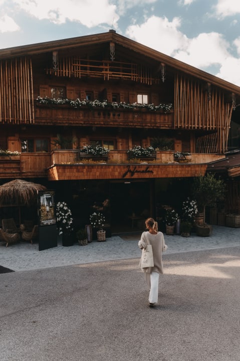 Außenansicht Jufenalm BOHO Hotel & Restaurant