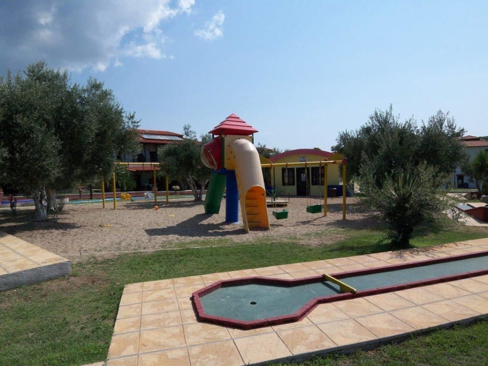 Kinderspielplatz und Minigolf Blue Dolphin Resort Hotel