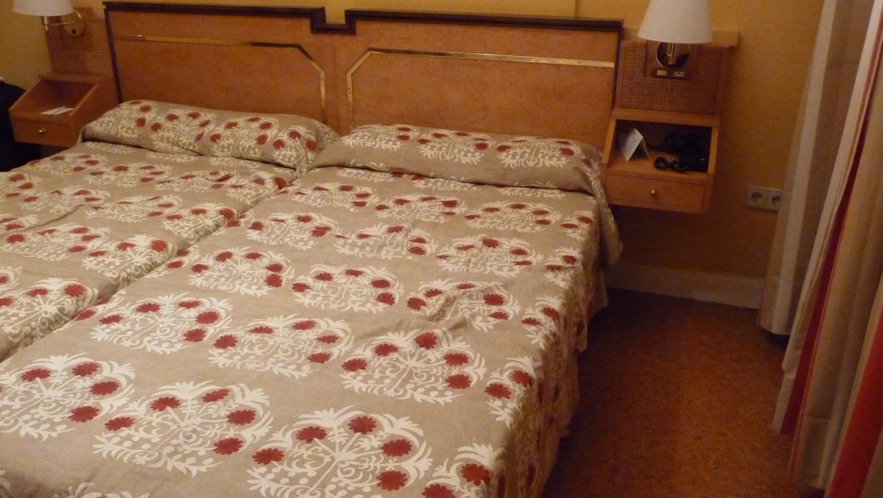 Das Doppelbett (2 zusammengeschobene Einzelbetten) Hotel Anacapri