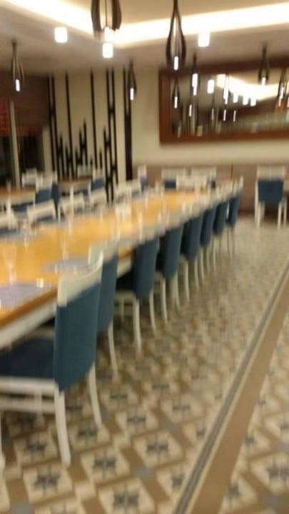 24 Stunden Restaurant Sherwood Exclusive Lara