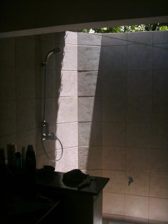 Außendusche Angaga Island Resort