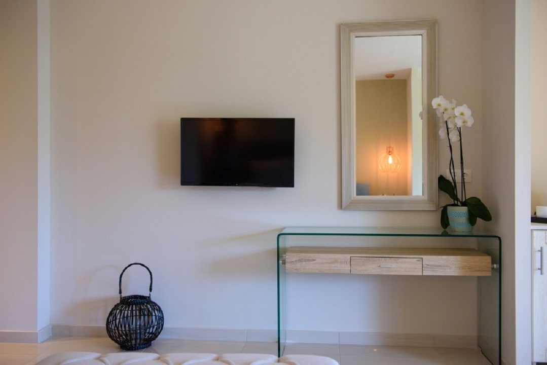 Zimmer Almyros Villas Resort