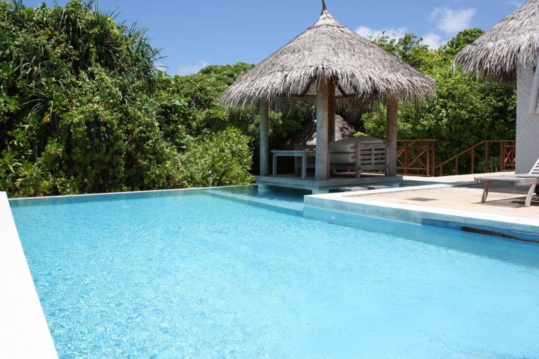 Poolanlage einer Jasmin Garden Villa Hideaway Beach Resort & Spa