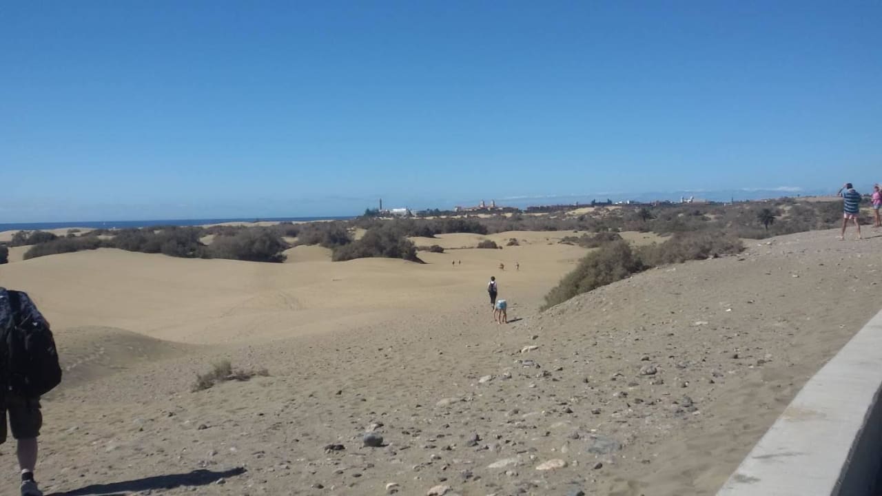 Kilometer weit laufen im Sand Servatur Playa Bonita