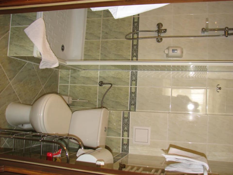 Łazienka w pokoju (od jeziora, taras). Hotel Solar Palace Spa & Wellness