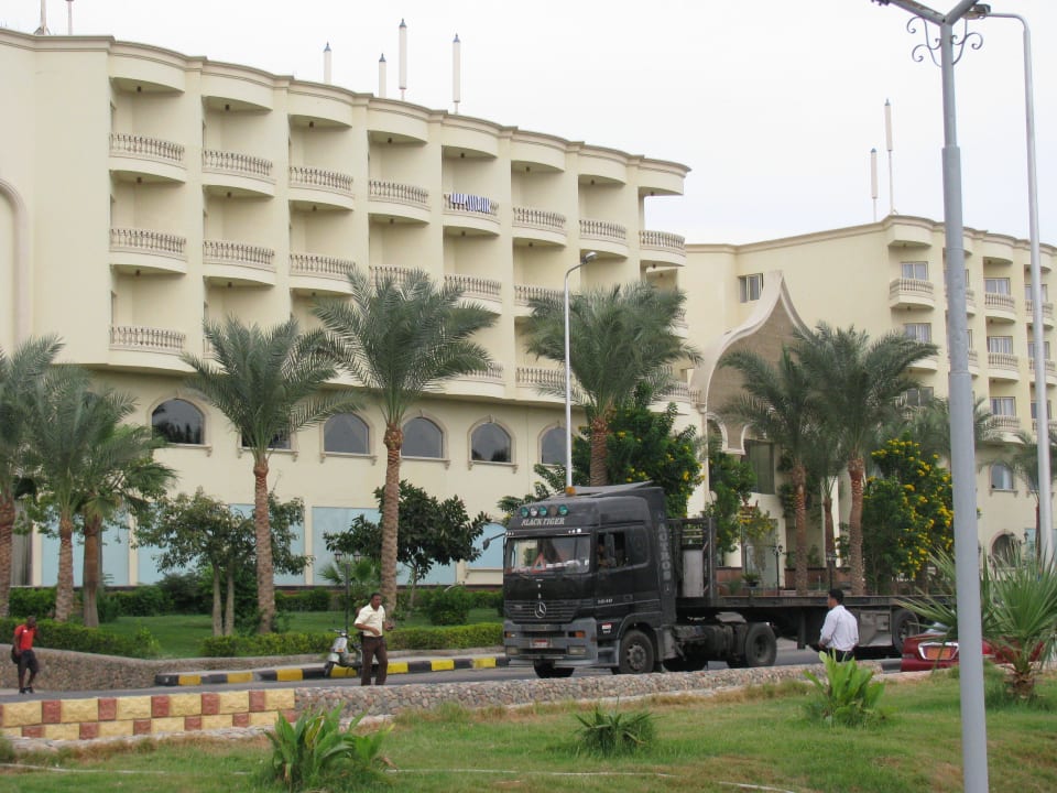 Жизнь кипит Riviera Aqua Park Resort