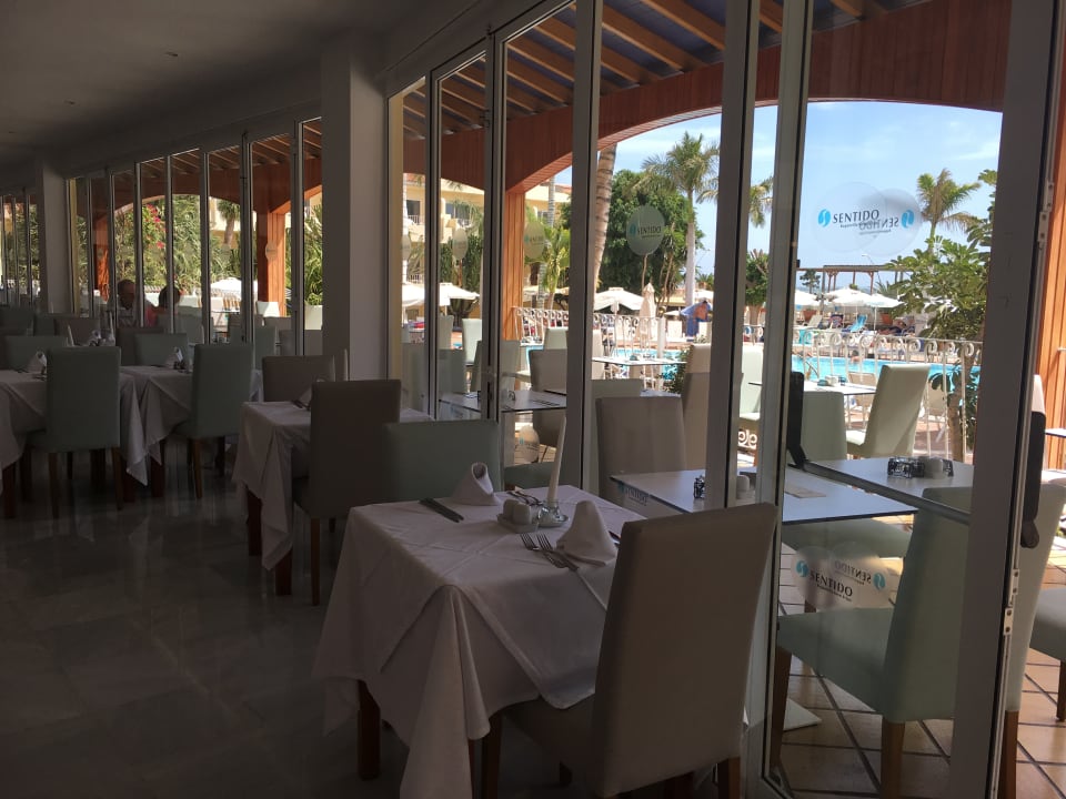 Restaurant R2 BUGANVILLA Hotel & Spa