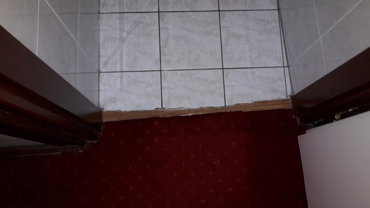 Übergang zum WC Hotel Waldstein