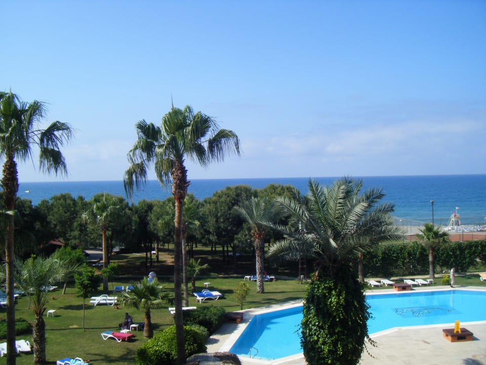 Ruhe Pool Club Turtas Beach Hotel