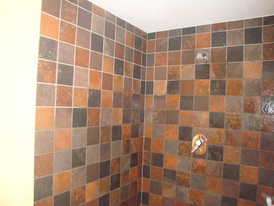 Shower Hotel Lauberhorn