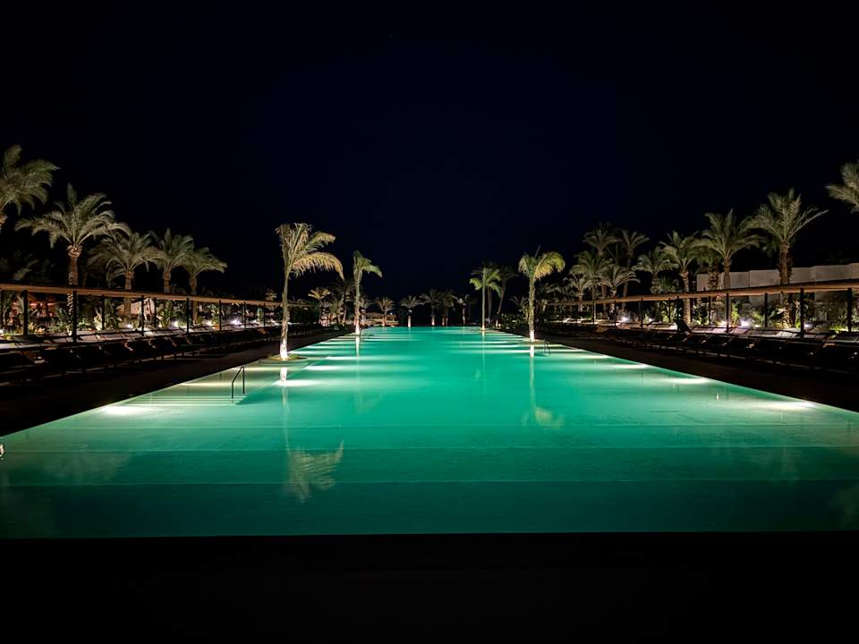 Pool Serry Beach Resort