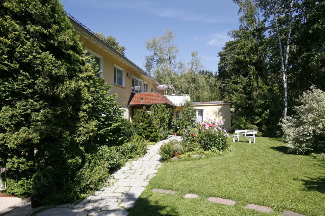 Schönes parkähnliches Grundstück Haus Baden Hotel Garni