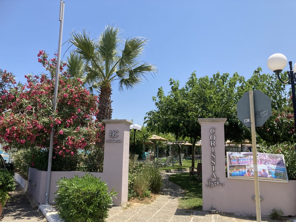 Gartenanlage Corissia Beach Hotel