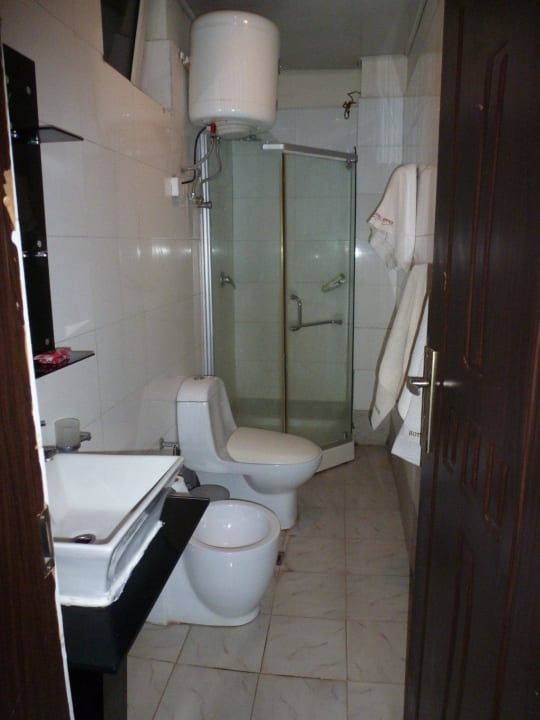 Hotel Pinna - Zi.-Nr. 127_Bad Hotel Pinna 2