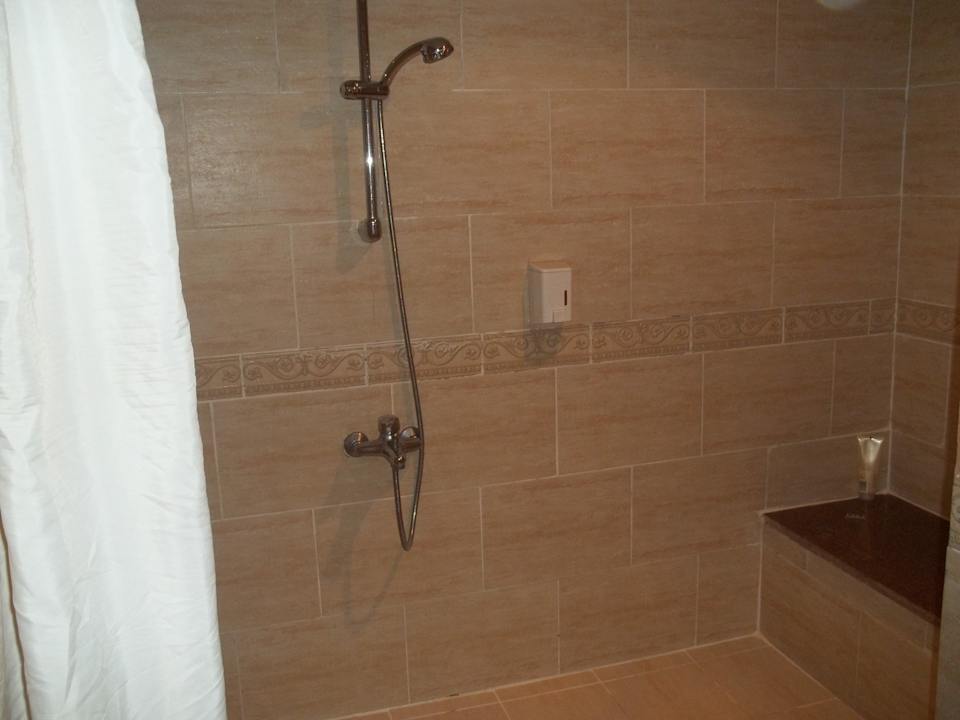 Badezimmer im FZ Pickalbatros Alf Leila Wa Leila Resort - Neverland Hurghada