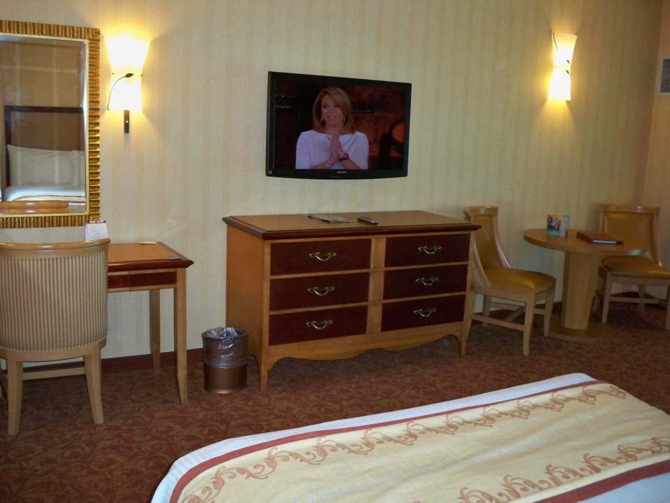 Blick aus dem Bett zum Fernseher Hotel South Point Casino & Spa