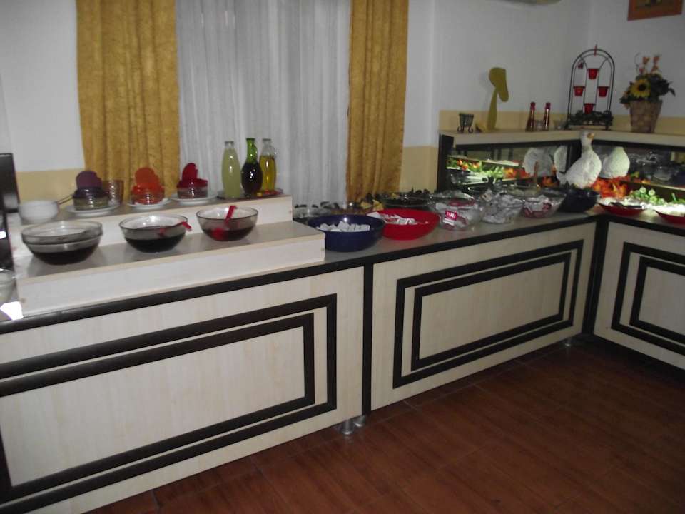 Teil des Frühstücksbuffets Semoris Hotel