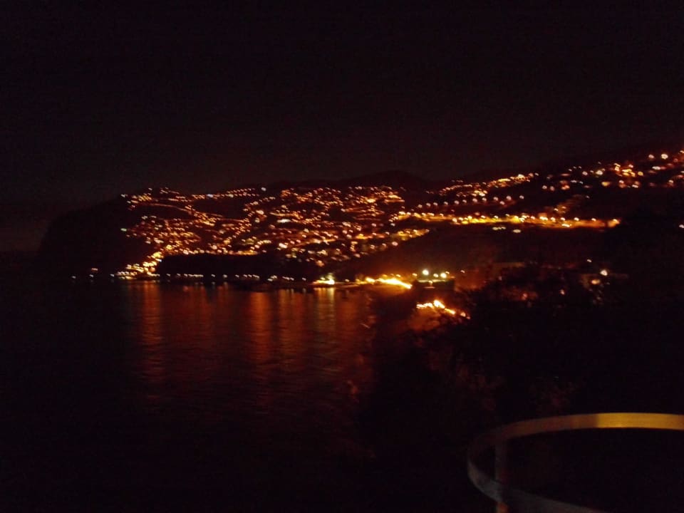 Blick in Richtung Camara da Lobos am Abend Hotel Golden Residence