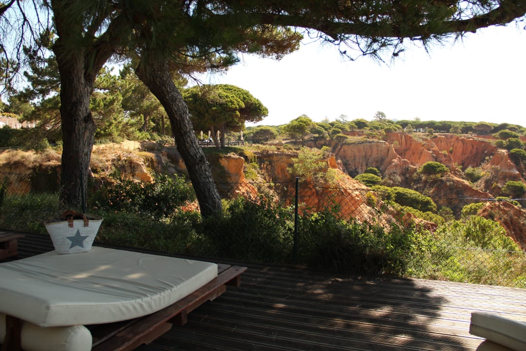 Aussicht bei den Liegen zum Canyon PortoBay Falésia