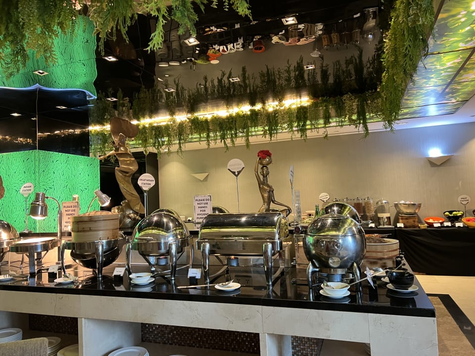 Gastro Peninsula Excelsior Hotel