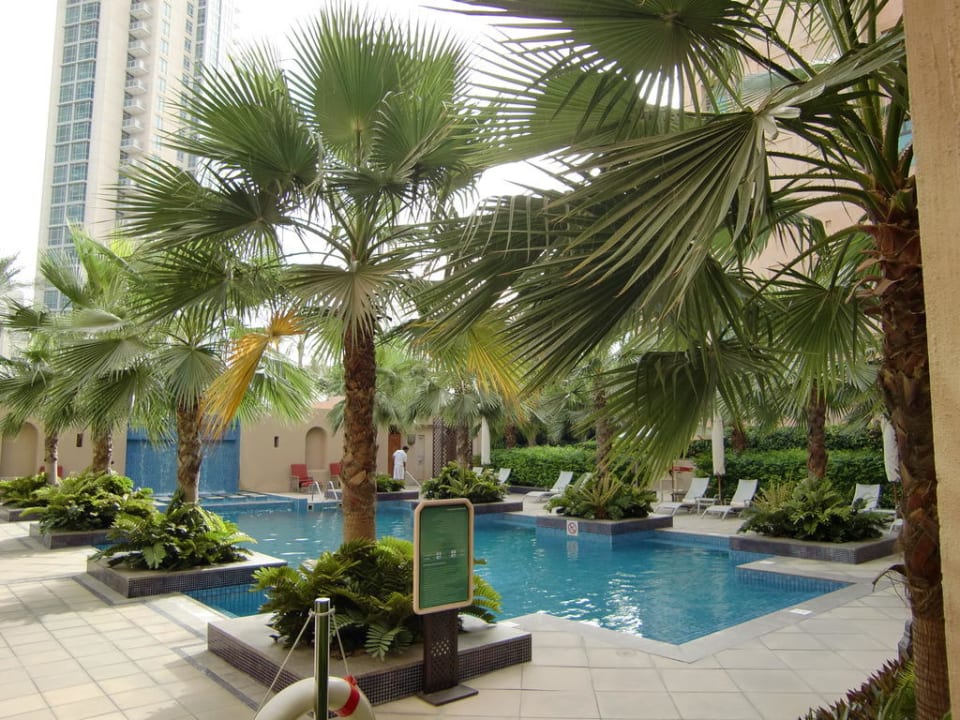 Ausblick beim Frühstück auf den Pool Hotel Boulevard, Autograph Collection