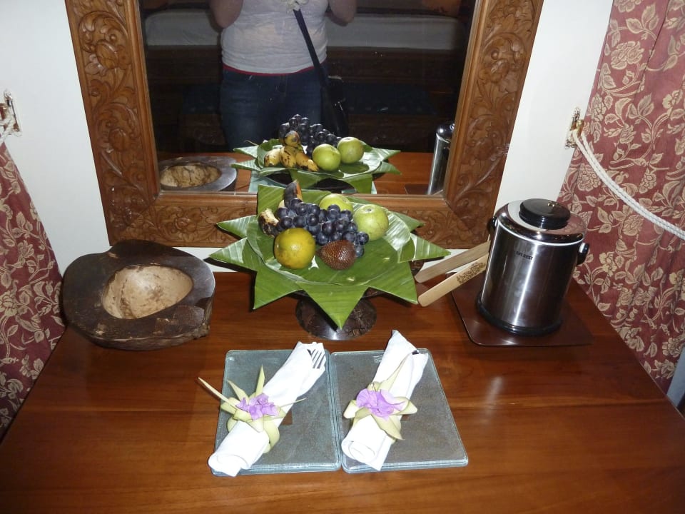 Jeden Tag frisches Obst Hotel Matahari Beach Resort & Spa