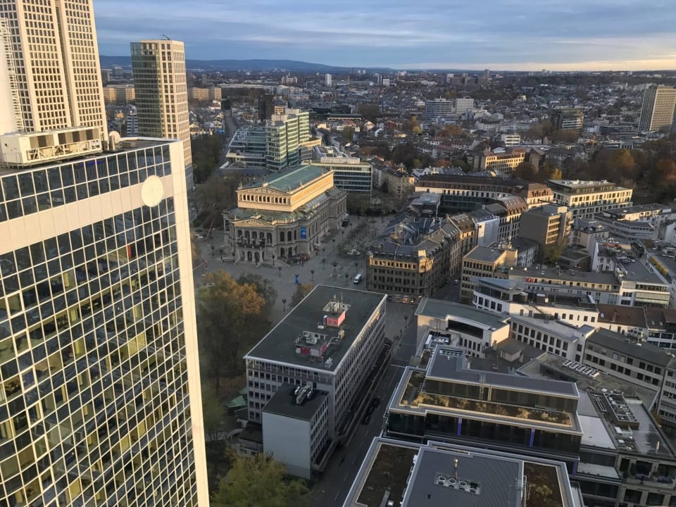 Aus der 23. Etage INNSIDE by Meliá Frankfurt Eurotheum