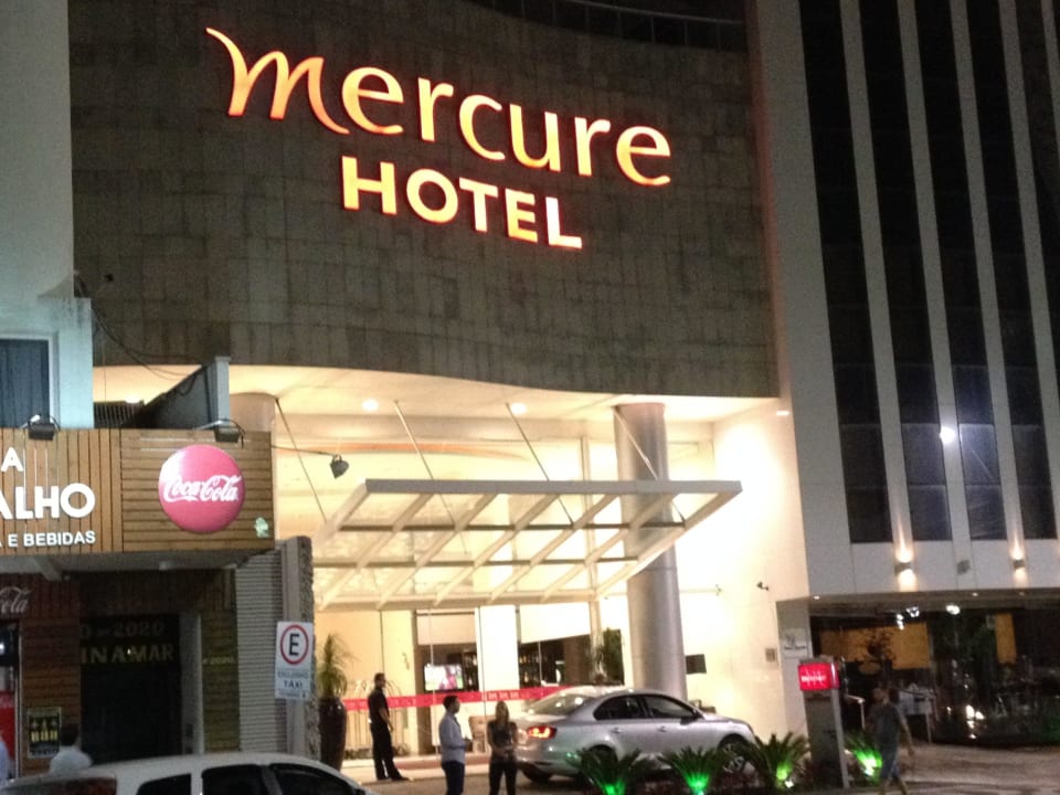 Entrance Hotel Mercure Camboriu