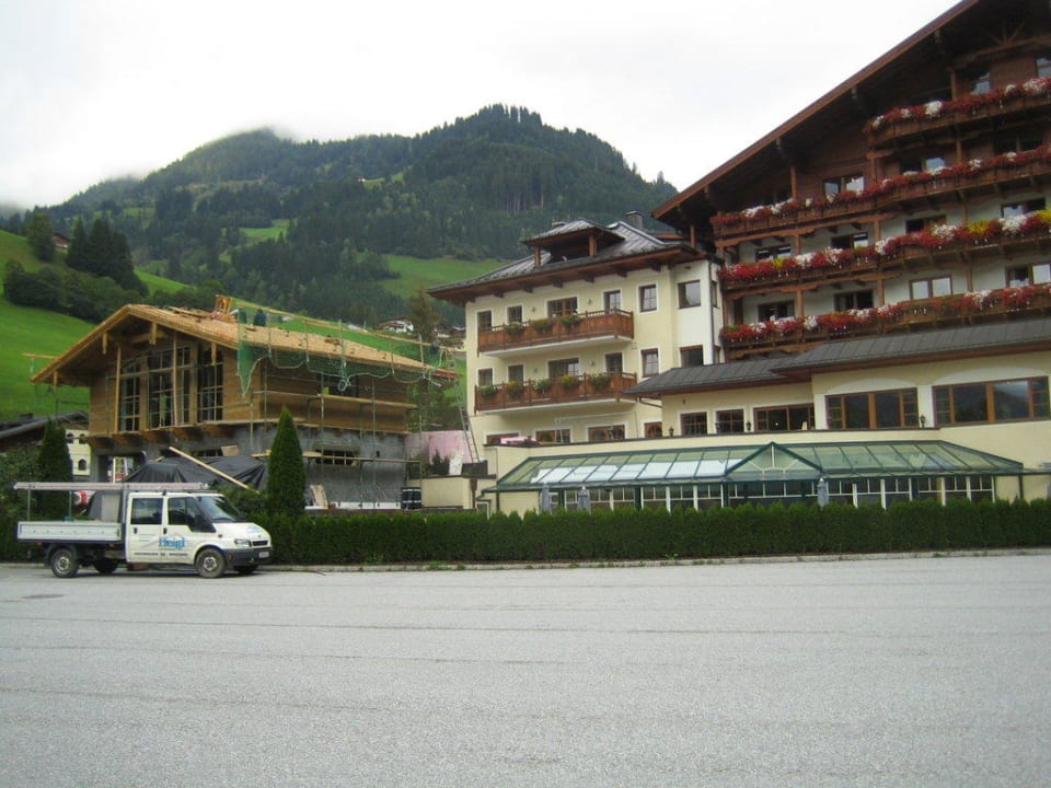 Neuer Anbau der Saunalandschaft Hotel Tauernhof