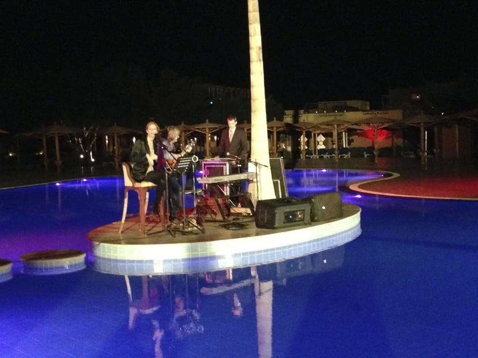 Galabaned mit Live-Musik ROBINSON SOMA BAY