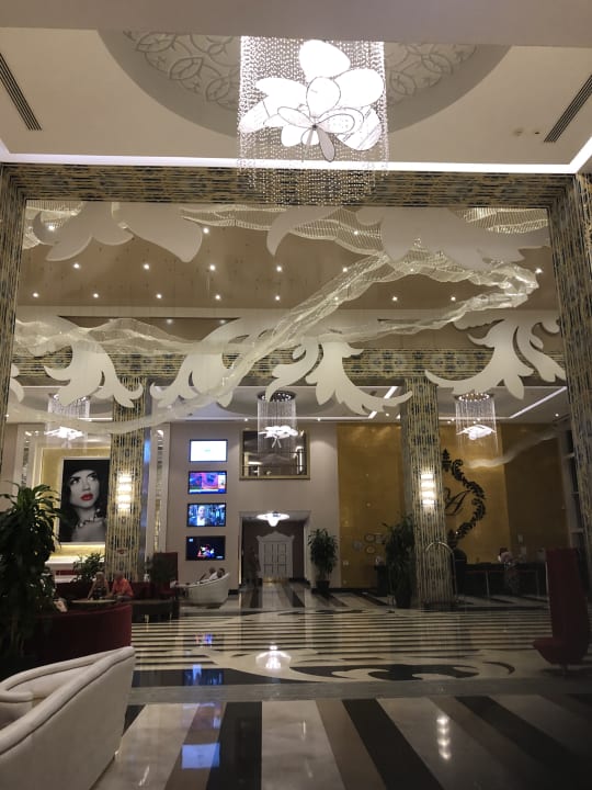 Lobby Azura Deluxe Resort & Spa Hotel