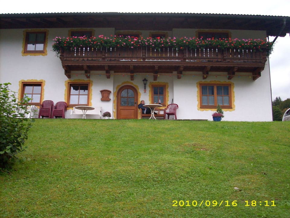 Vor der Pension Pension Haus Spessart