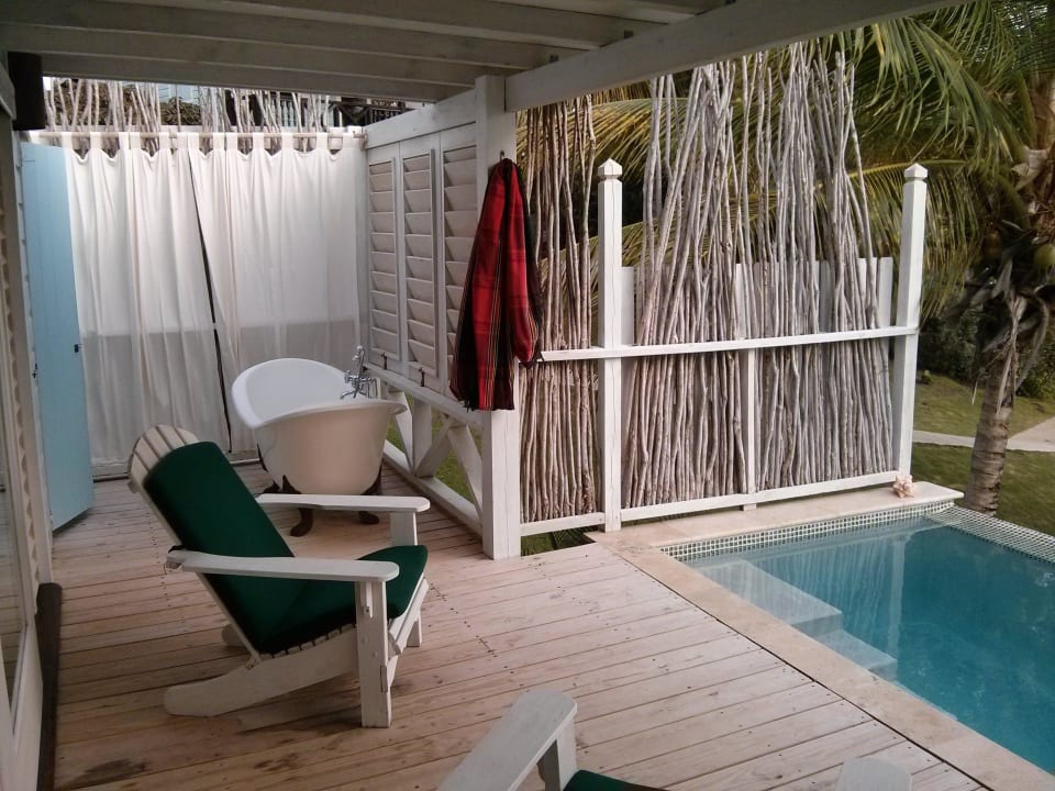 Terrasse in der Premium Waterfront Suite Cocobay Resort Antigua - Adults only
