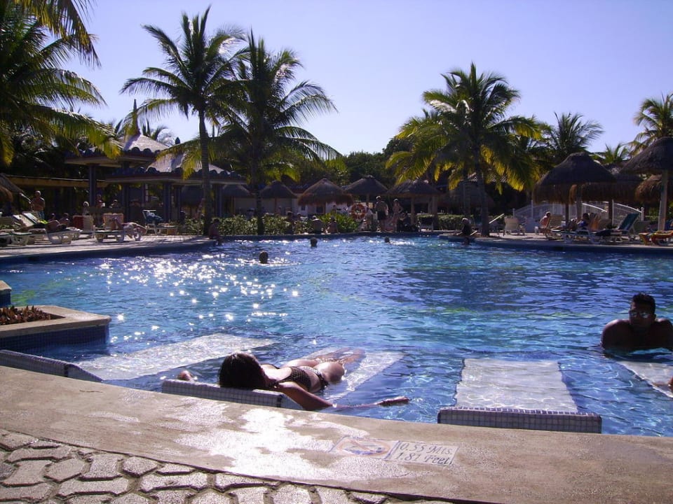 Poolliege Hotel Riu Tequila