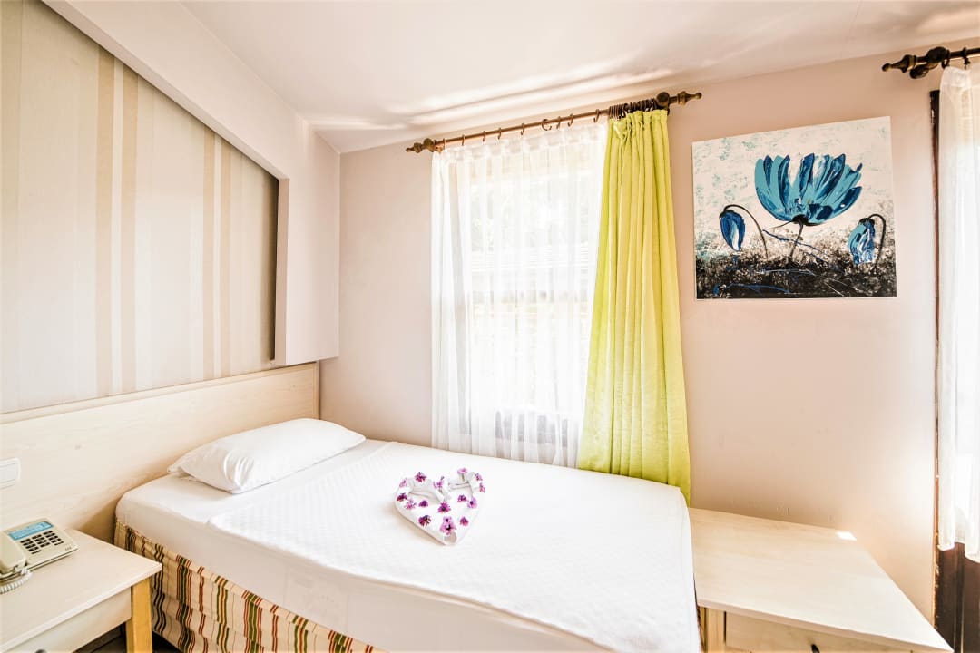 Zimmer Leda Beach Hotel