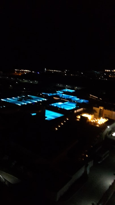 Nacht Saturn Palace Resort Hotel