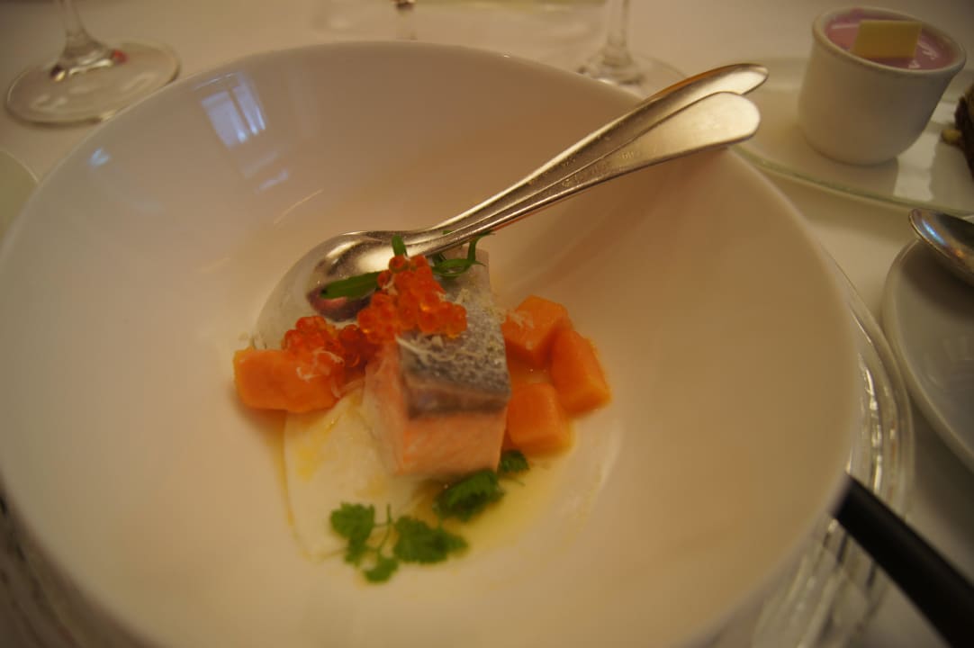 Lachsfilet und Papaya Hotel Obauer