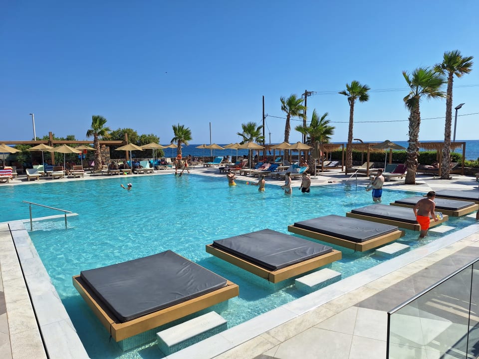 Pool Hotel Aphrodite Beach Club
