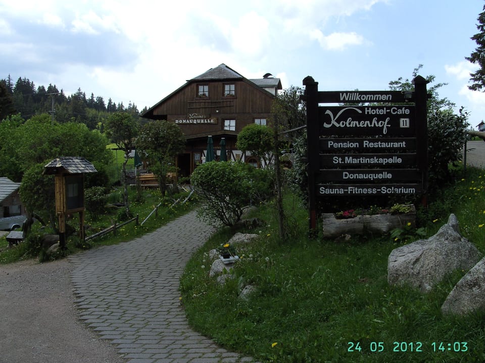Haupteingang Gasthaus Kolmenhof an der Donauquelle
