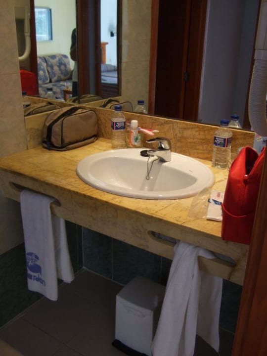 Sicht  aus Schlafzimmer zum Bad rechts Playa Garden Selection Hotel & Spa