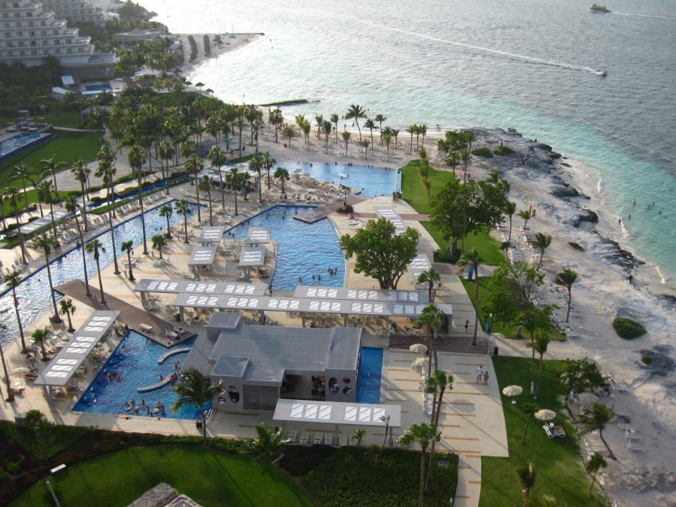 Ausblick nach links vom Balkon Hotel Riu Palace Peninsula