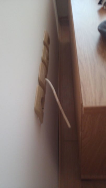 Kabel aus der Wand Hotel Atrium Beach