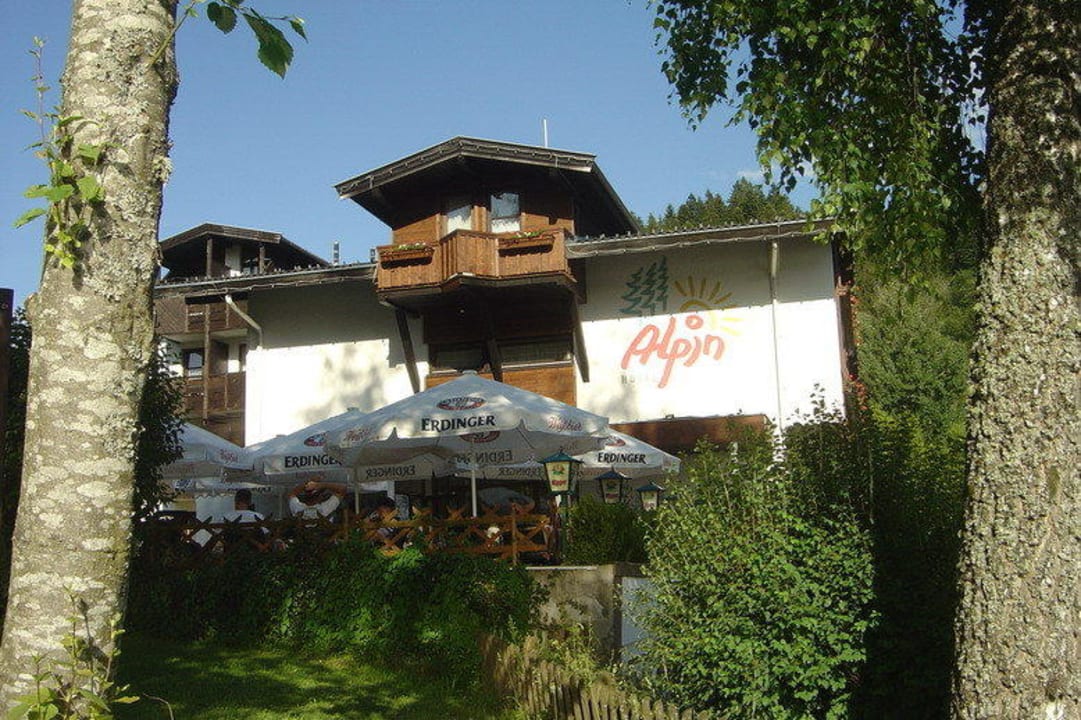 Biergarten - Nebenhaus Garni Hotel - Das Alpin Kaiserzeit